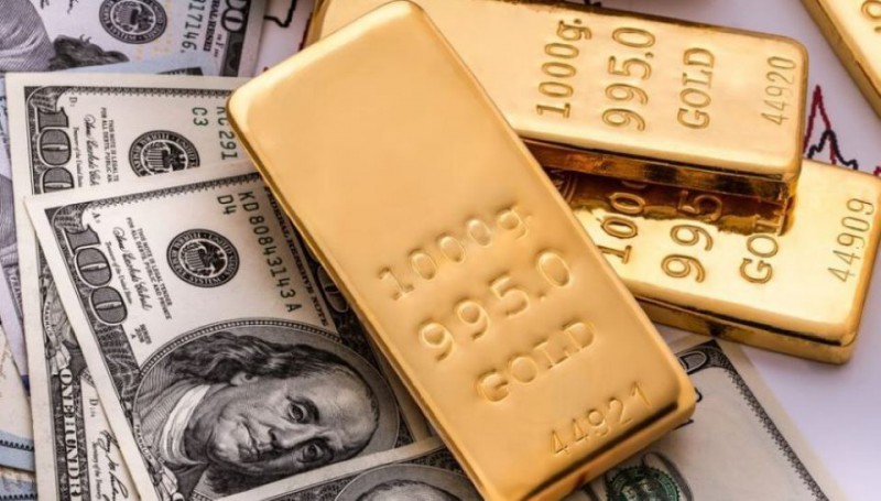 Nên mua vàng hay gửi tiết kiệm sẽ có lợi hơn?